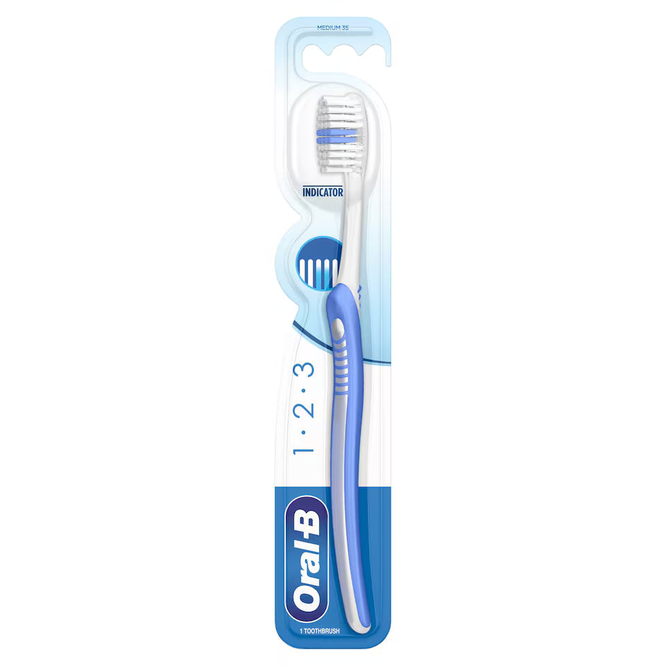 Oral-B 123 Indicator Medium Manual Toothbrush